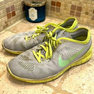 Nike Free 5.0 TR Fit 718932 Grey Volt Run Shoes Womens Size 9